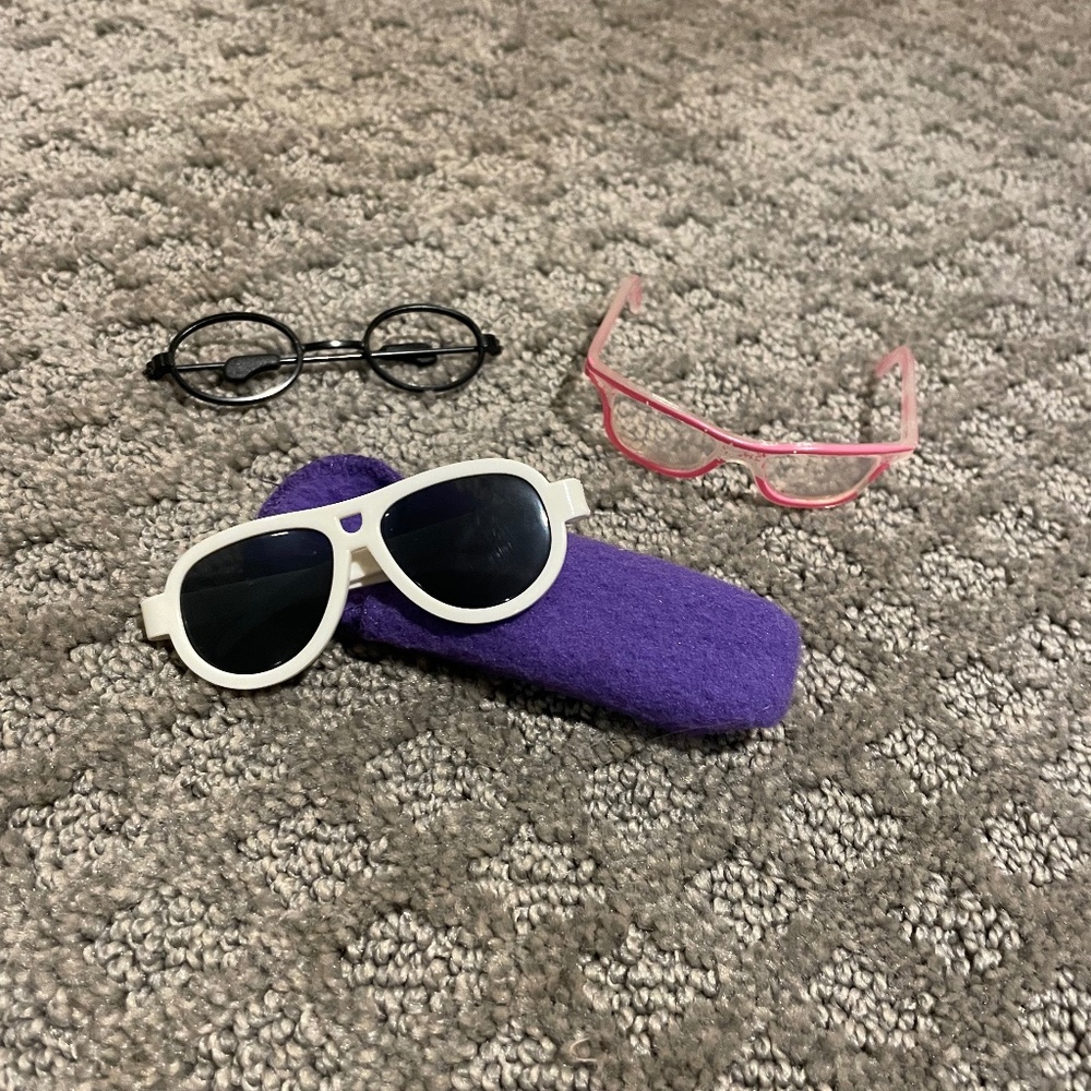 American Girl glasses/sunglasses